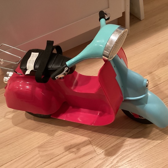 Our Generation Doll + Bike Scooter Like New - Picture 7 of 8